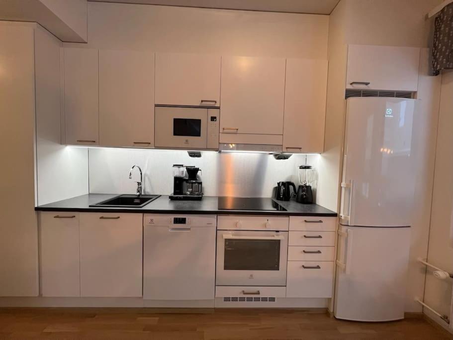 Suite - King Size Bed - Gym&Wifi - Indoor Parking Ροβανιέμι Εξωτερικό φωτογραφία